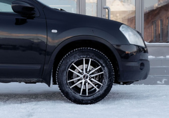 Подержанный автомобиль Nissan Qashqai 2007 года (9 фото)