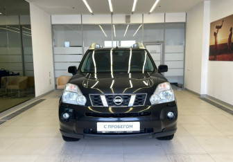 Подержанный автомобиль Nissan X-Trail 2010 года (2 фото)