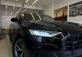 Подержанный автомобиль Audi Q8 2020 года (4 фото)