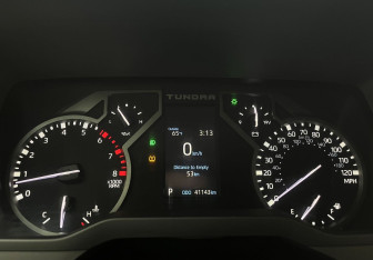 Подержанный автомобиль Toyota Tundra 2021 года (14 фото)