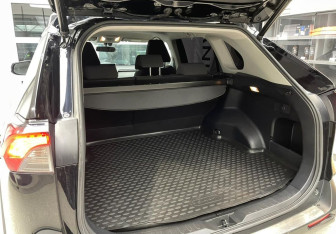 Подержанный автомобиль Toyota RAV4 2019 года (10 фото)