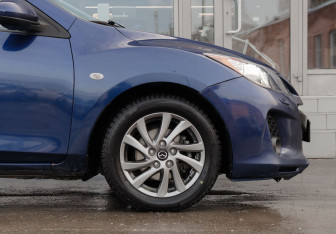 Подержанный автомобиль Mazda 3 Sedan 2012 года (9 фото)
