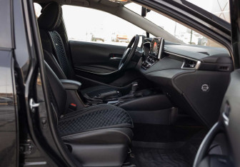 Подержанный автомобиль Toyota Corolla Sedan 2019 года (20 фото)