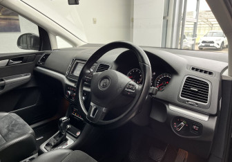 Подержанный автомобиль Volkswagen Sharan 2015 года (7 фото)