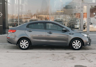 Подержанный автомобиль Kia Rio Sedan 2016 года (4 фото)