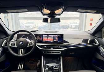 Подержанный автомобиль BMW X6 M 2024 года (28 фото)