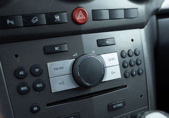 Подержанный автомобиль Opel Antara 2008 года (14 фото)