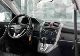 Подержанный автомобиль Honda CR-V 2008 года (10 фото)