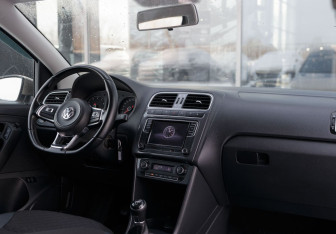 Подержанный автомобиль Volkswagen Polo Sedan 2019 года (10 фото)