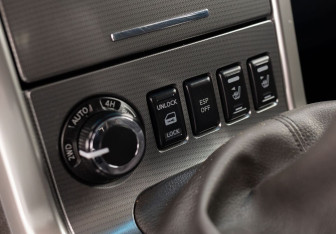 Подержанный автомобиль Nissan Pathfinder 2011 года (14 фото)