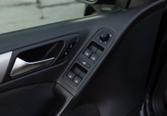 Подержанный автомобиль Volkswagen Gol 2011 года (15 фото)