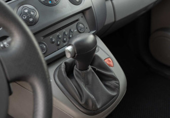 Подержанный автомобиль Renault Scenic 2007 года (15 фото)