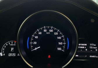 Подержанный автомобиль Honda Fit 2018 года (18 фото)