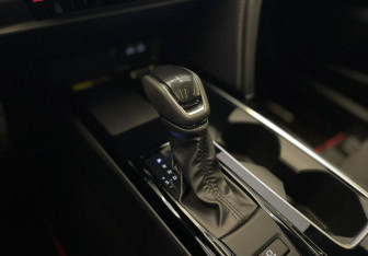 Подержанный автомобиль Toyota Camry Sedan 2024 года (18 фото)