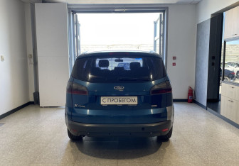 Подержанный автомобиль Ford S-MAX 2007 года (5 фото)