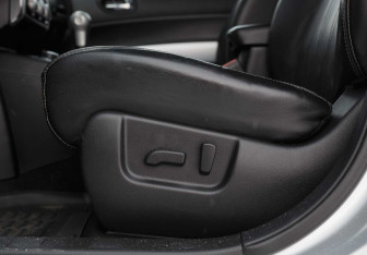 Подержанный автомобиль Nissan X-Trail 2012 года (18 фото)