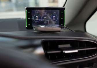 Подержанный автомобиль Toyota Wish Minivan 2011 года (14 фото)