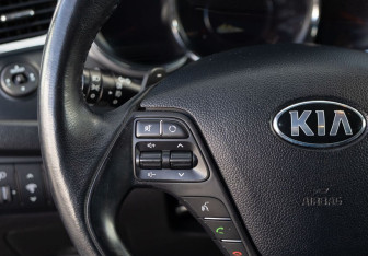 Подержанный автомобиль Kia Ceed Hatchback 2018 года (12 фото)