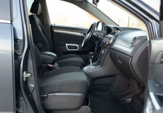 Подержанный автомобиль Opel Antara 2008 года (19 фото)