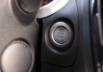 Подержанный автомобиль Nissan Juke 2013 года (20 фото)