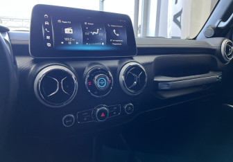 Подержанный автомобиль BAIC BJ40 2024 года (12 фото)