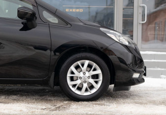 Подержанный автомобиль Nissan Note 2017 года (9 фото)