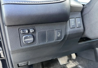 Подержанный автомобиль Toyota RAV4 2017 года (12 фото)