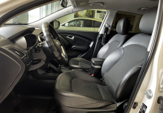 Подержанный автомобиль Hyundai ix35 2012 года (13 фото)