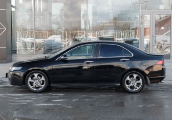 Подержанный автомобиль Honda Accord Sedan 2005 года (8 фото)