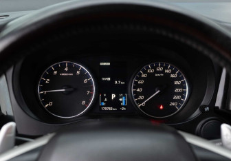 Подержанный автомобиль Mitsubishi Outlander 2013 года (13 фото)