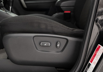 Подержанный автомобиль Chevrolet Captiva 2007 года (17 фото)