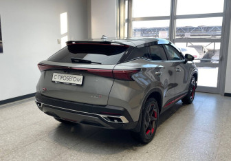 Подержанный автомобиль Omoda C5 2023 года (5 фото)