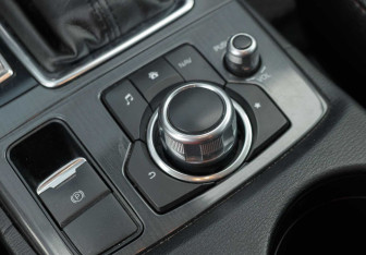 Подержанный автомобиль Mazda CX-5 2015 года (16 фото)