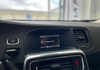 Подержанный автомобиль Volvo S60 2015 года (18 фото)