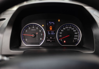 Подержанный автомобиль Honda CR-V 2012 года (13 фото)