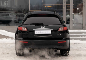 Подержанный автомобиль Infiniti FX 2003 года (6 фото)