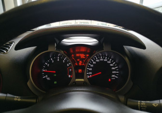 Подержанный автомобиль Nissan Juke 2018 года (10 фото)