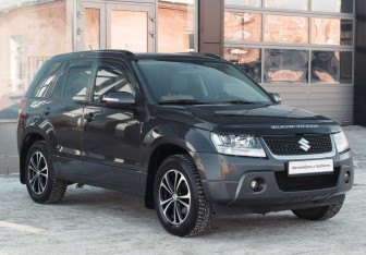 Подержанный автомобиль Suzuki Grand Vitara 2011 года (3 фото)
