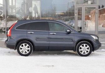 Подержанный автомобиль Honda CR-V 2008 года (4 фото)
