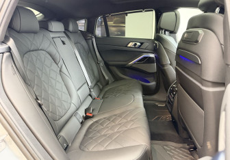 Подержанный автомобиль BMW X6 M 2024 года (23 фото)