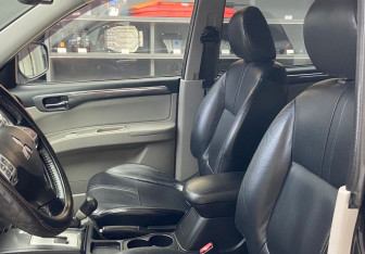 Подержанный автомобиль Mitsubishi Pajero Sport 2014 года (13 фото)