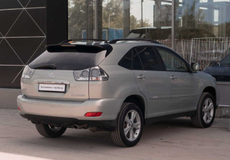 Подержанный автомобиль Lexus RX 2007 года (5 фото)