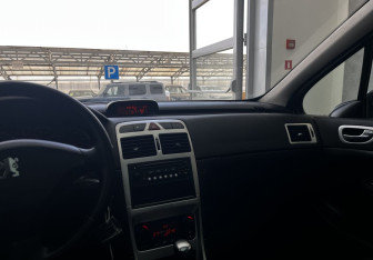 Подержанный автомобиль Peugeot 307 Wagon 2007 года (10 фото)