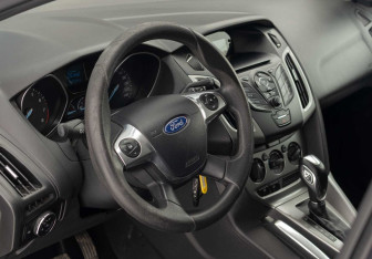 Подержанный автомобиль Ford Focus Wagon 2012 года (10 фото)