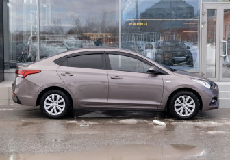 Подержанный автомобиль Hyundai Solaris Sedan 2020 года (4 фото)