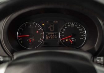 Подержанный автомобиль Nissan X-Trail 2011 года (12 фото)