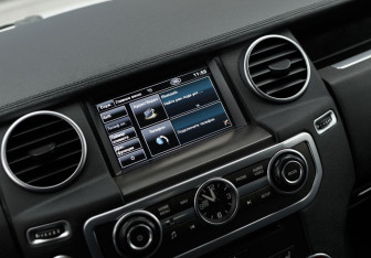 Подержанный автомобиль Land Rover Discovery 2013 года (14 фото)