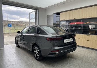 Подержанный автомобиль Geely Emgrand 2023 года (6 фото)