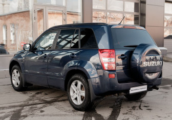 Подержанный автомобиль Suzuki Grand Vitara 2008 года (7 фото)