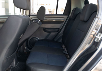 Подержанный автомобиль Suzuki Swift Hatchback 2005 года (17 фото)